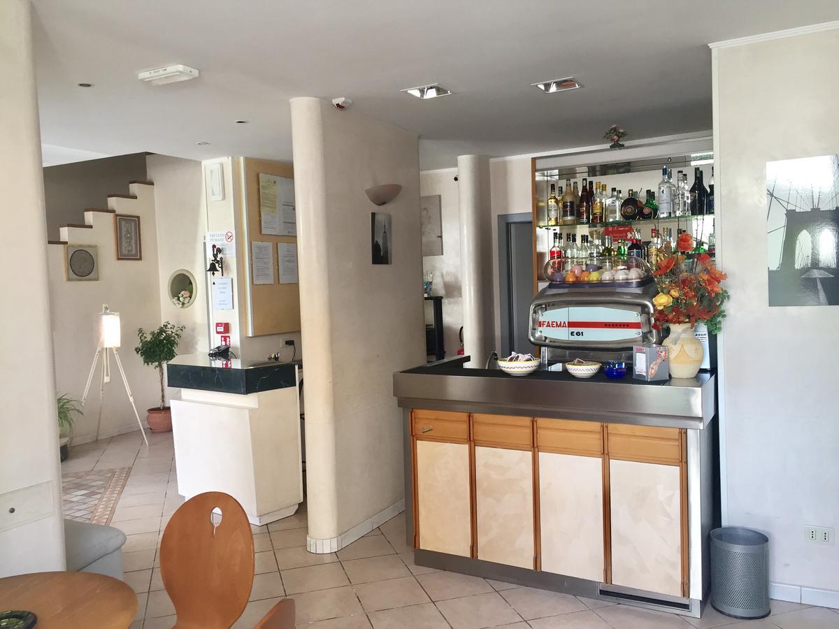 Hotel Monti ريتشوني المظهر الخارجي الصورة