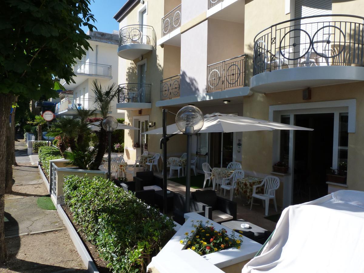 Hotel Monti ريتشوني المظهر الخارجي الصورة