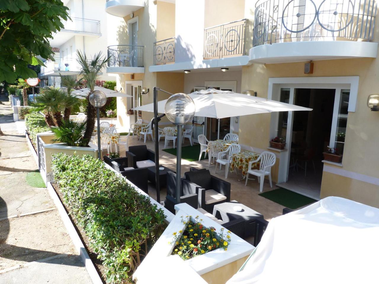 Hotel Monti ريتشوني المظهر الخارجي الصورة